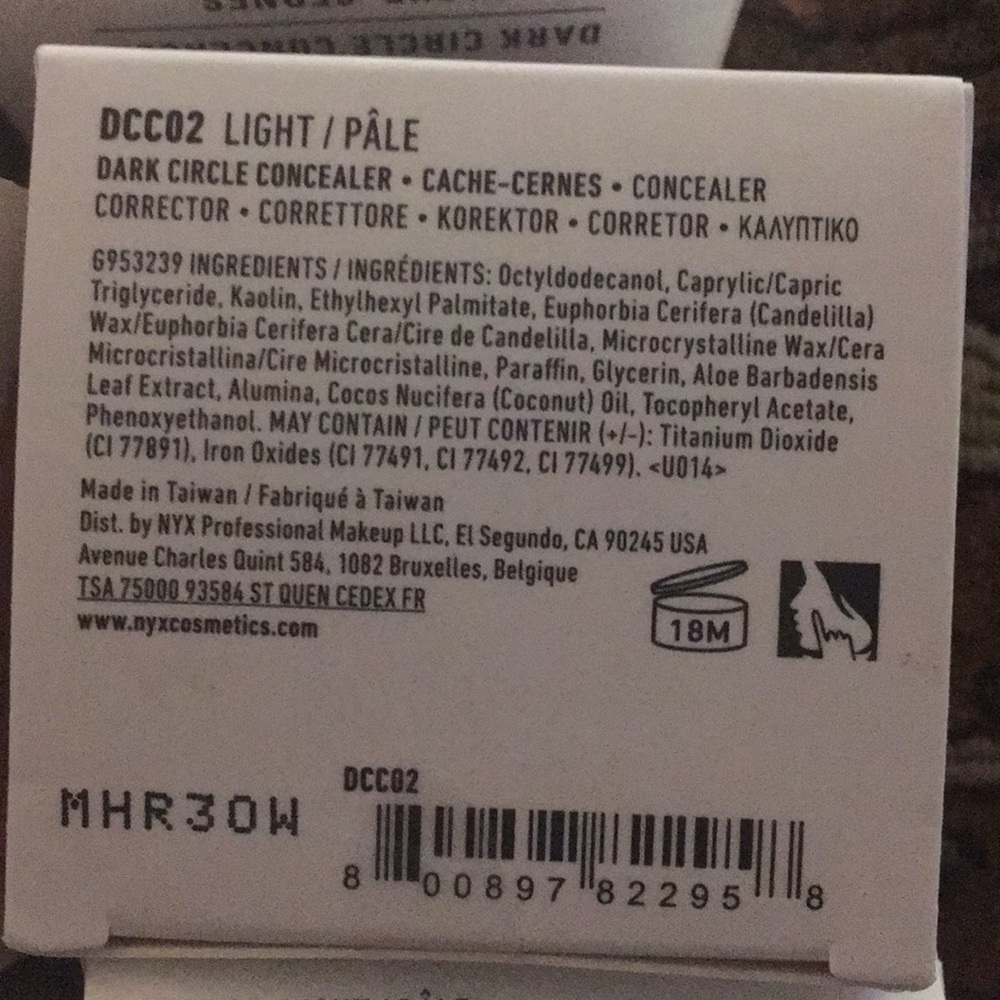 Nyx dark circle Concealer NWT - Picture 3 of 3